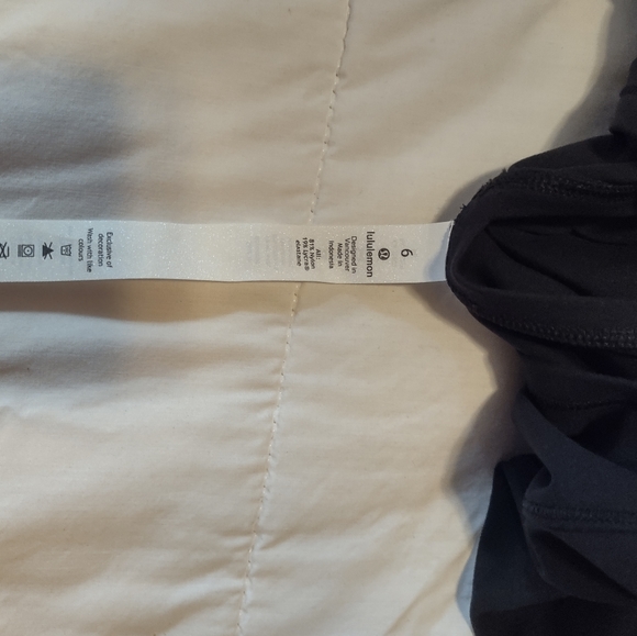 Lululemon open back shirt - Picture 5 of 5